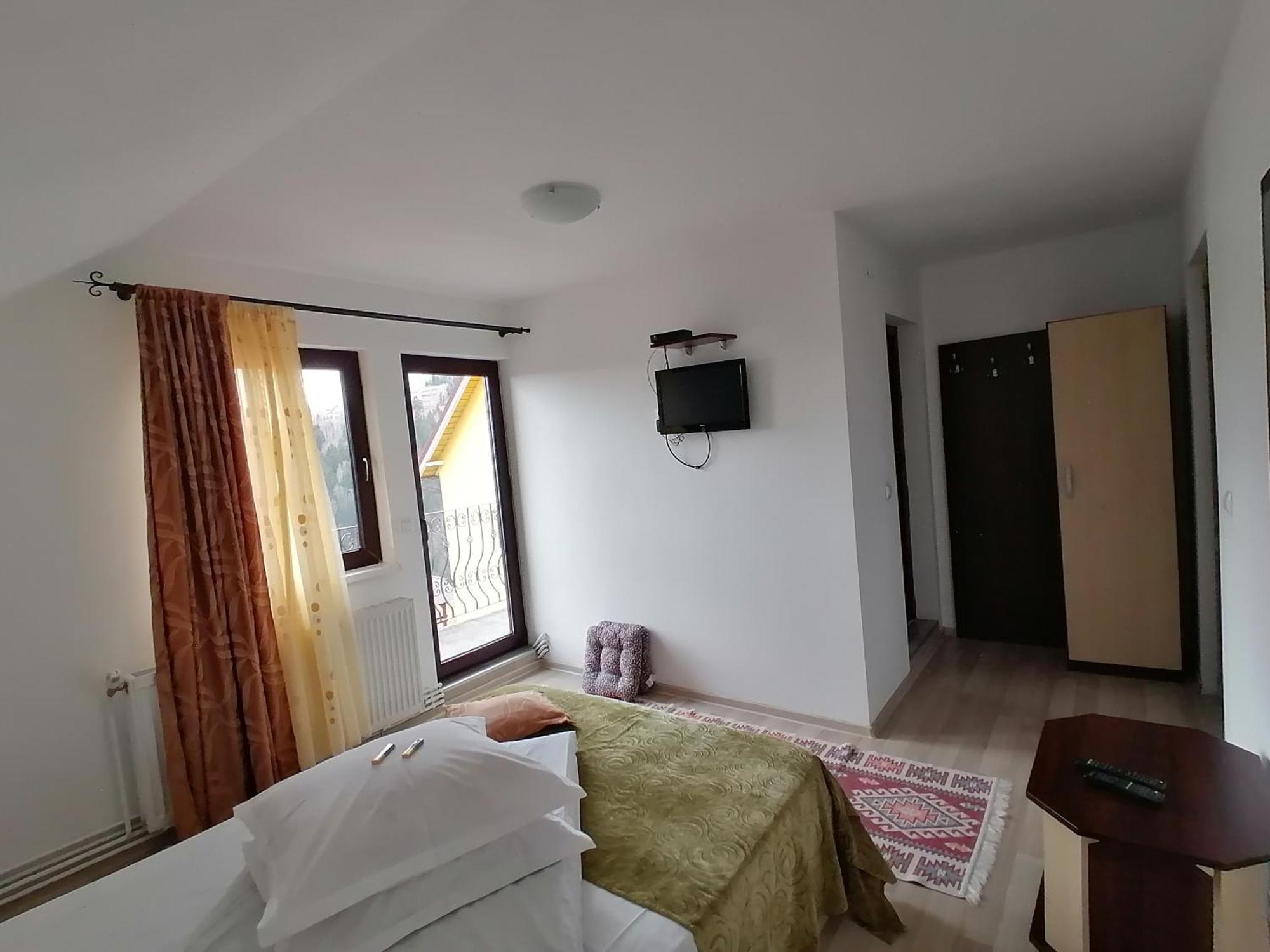Hotel Garofita Pietrei Craiului Peştera Zewnętrze zdjęcie