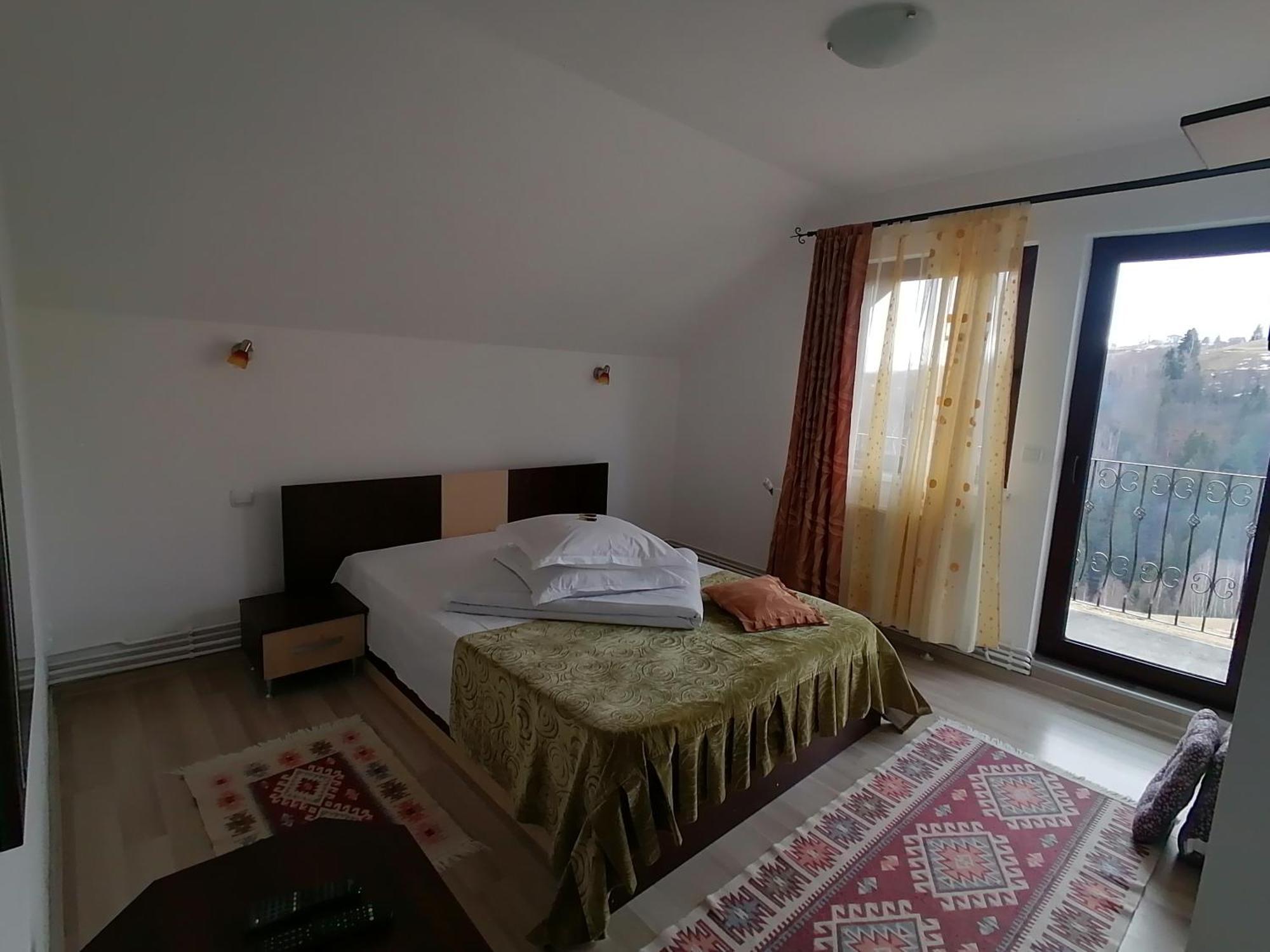 Hotel Garofita Pietrei Craiului Peştera Zewnętrze zdjęcie