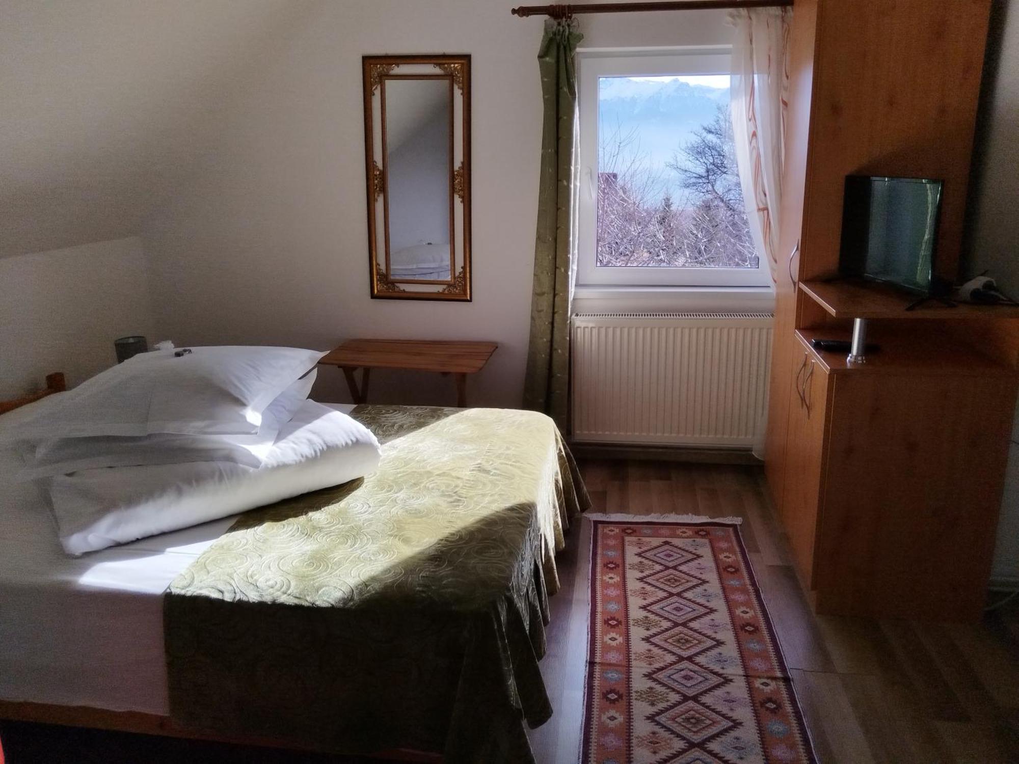Hotel Garofita Pietrei Craiului Peştera Zewnętrze zdjęcie